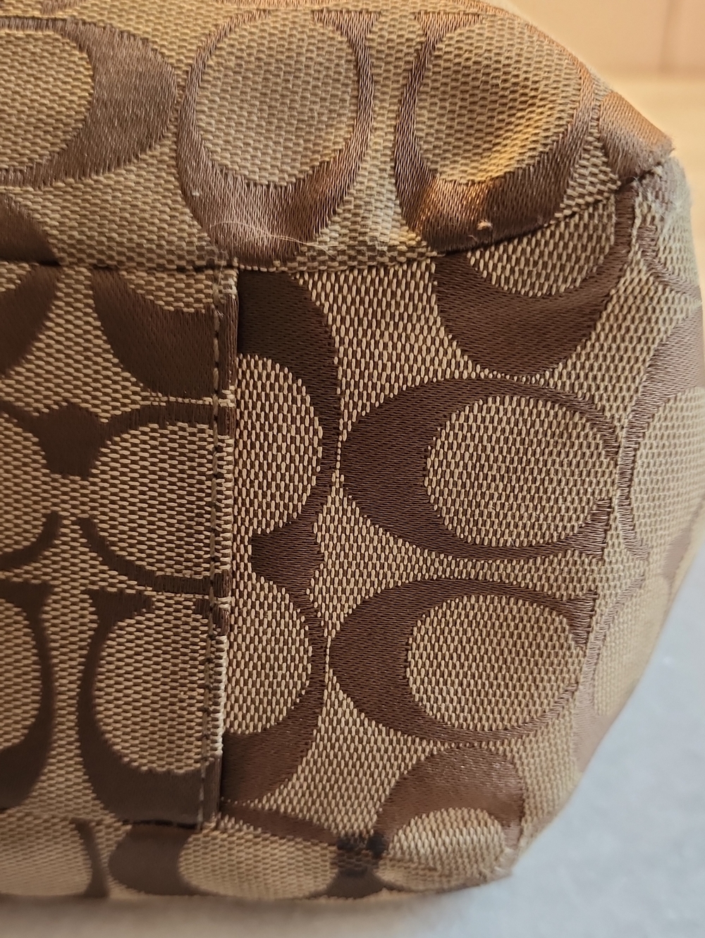 Authentic Vintage Coach bag From 2011 - Picture 13 of 15